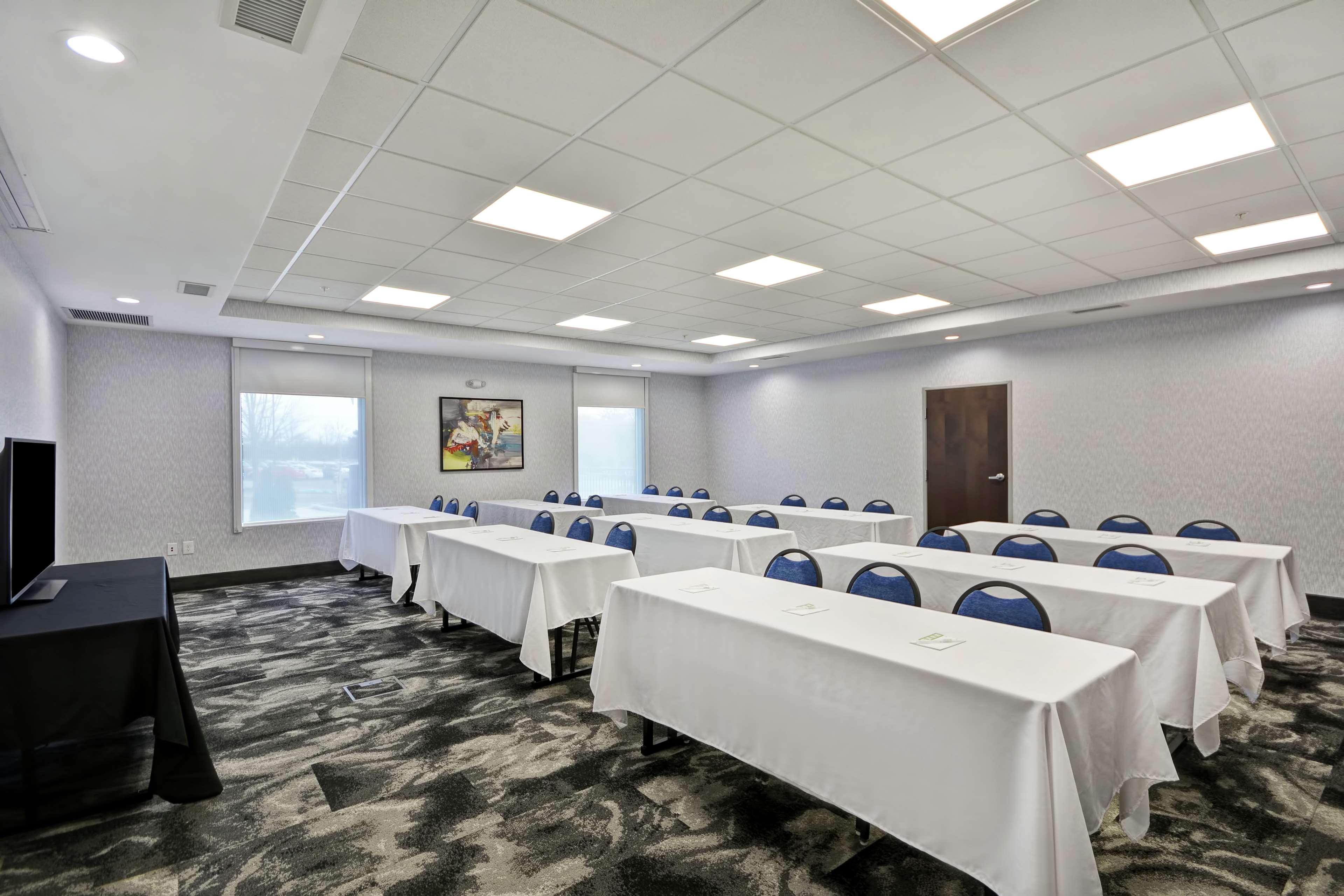 Home2 Suites By Hilton Grand Rapids North Walker Eksteriør bilde