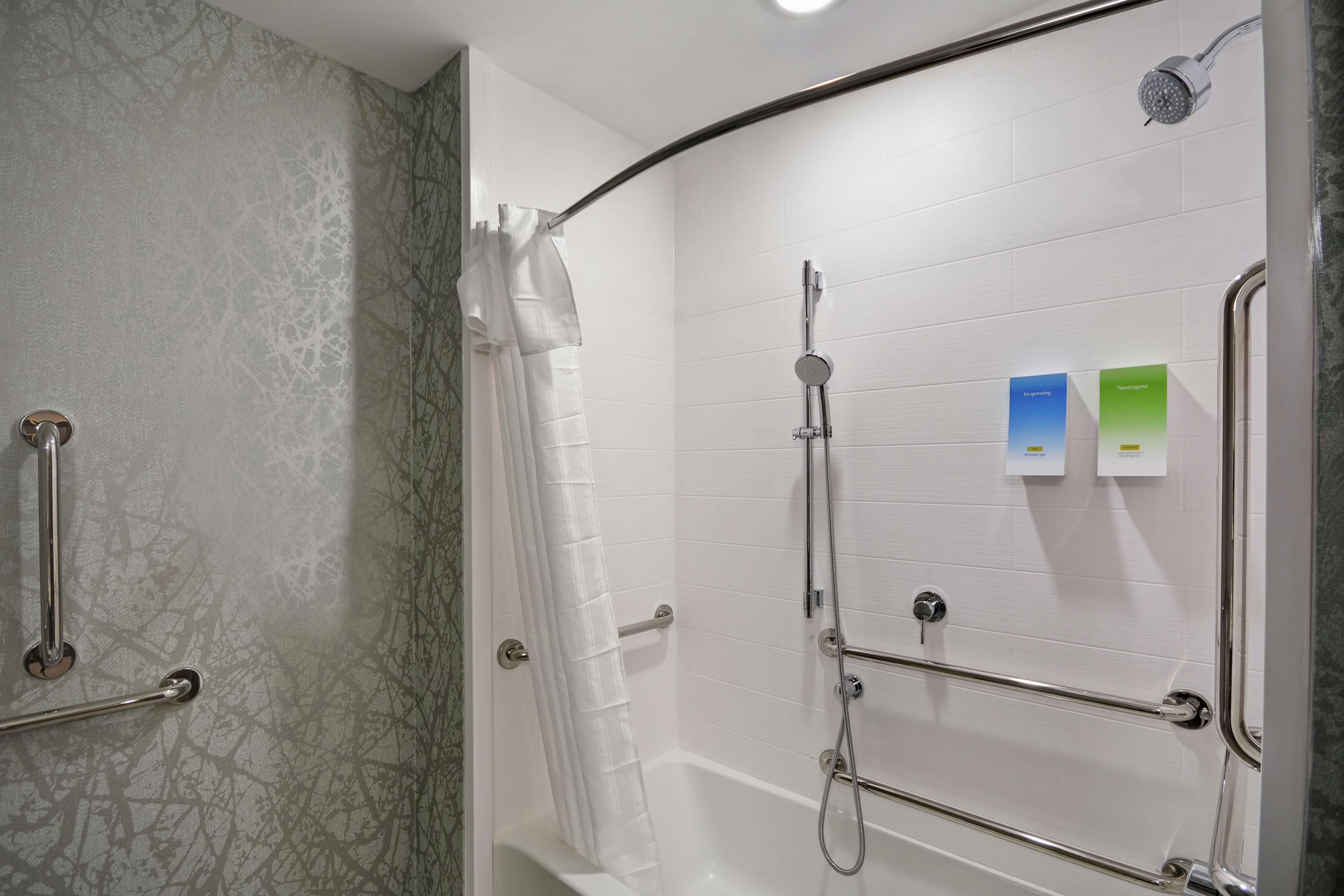 Home2 Suites By Hilton Grand Rapids North Walker Eksteriør bilde