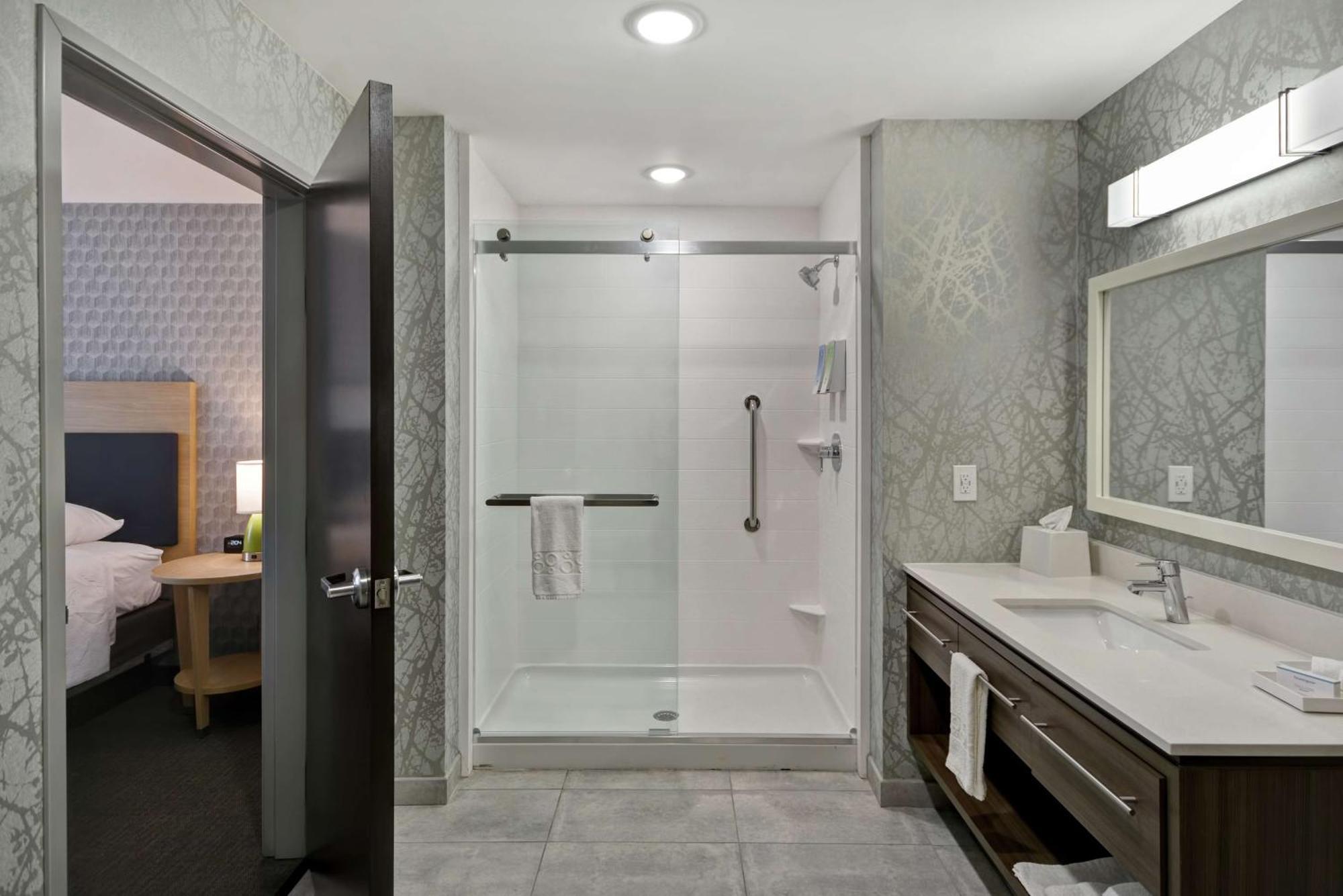 Home2 Suites By Hilton Grand Rapids North Walker Eksteriør bilde